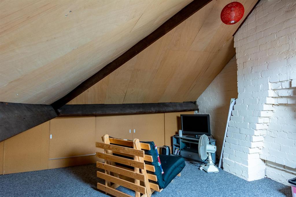 Attic DSC 6476-HDR.jpg