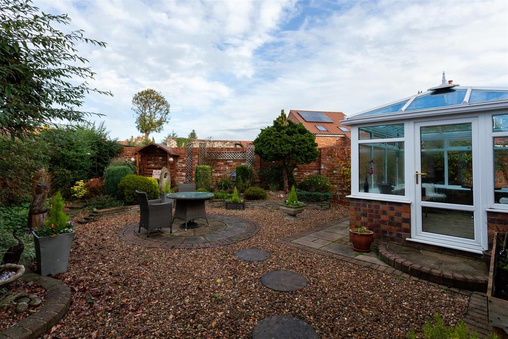 Headland Close, Haxby, York 3 bed detached house for sale £495,000