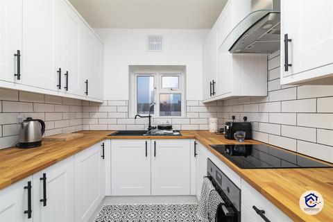 Flat 9, Preston House Uvedale Road, Dagenham, RM10 7QB