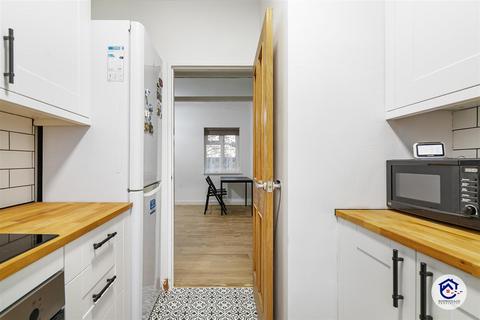 Flat 9, Preston House Uvedale Road, Dagenham, RM10 7QB