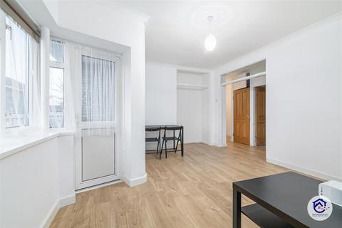 Flat 9, Preston House Uvedale Road, Dagenham, RM10 7QB