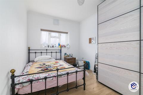 Flat 9, Preston House Uvedale Road, Dagenham, RM10 7QB