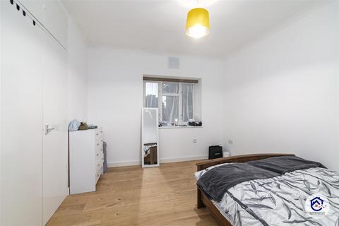Flat 9, Preston House Uvedale Road, Dagenham, RM10 7QB