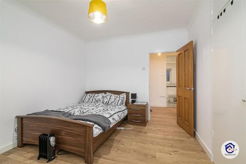 Flat 9, Preston House Uvedale Road, Dagenham, RM10 7QB