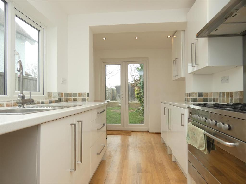 Reading Street, Broadstairs 3 bed house £1,200 pcm (£277 pw)