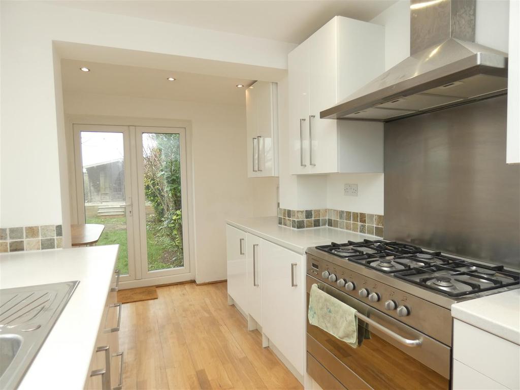 Reading Street, Broadstairs 3 bed house £1,200 pcm (£277 pw)
