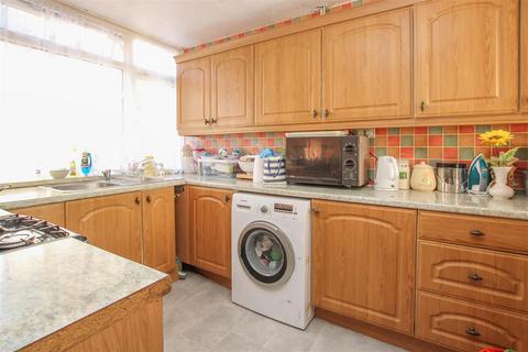 28 Railway Square, Brentwood, CM14 4LN