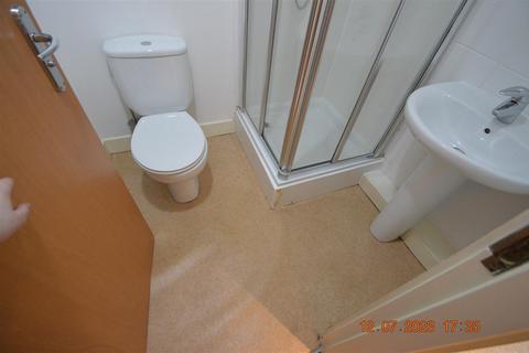 2 bedroom flat for sale, Slater House, Salford M5