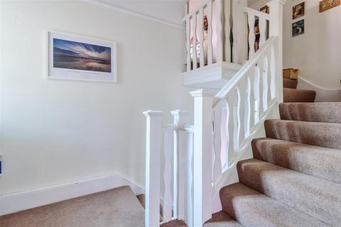 14 Park Hill, Carshalton, SM5 3RU
