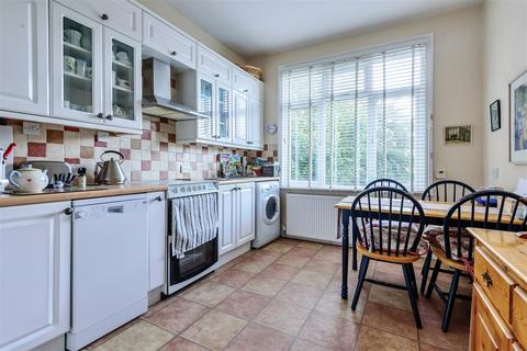 14 Park Hill, Carshalton, SM5 3RU