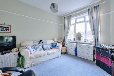 14 Park Hill, Carshalton, SM5 3RU