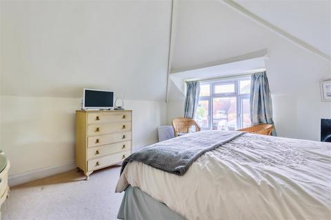 14 Park Hill, Carshalton, SM5 3RU
