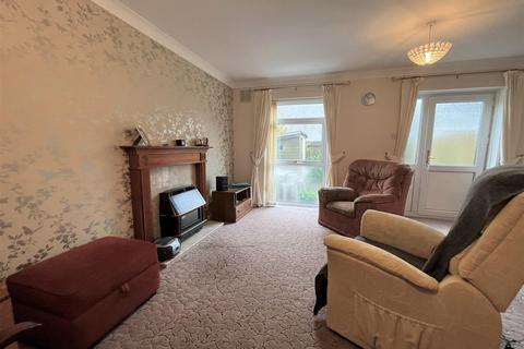 2 bedroom end of terrace house for sale - Oaktree Avenue, Sketty, Swansea