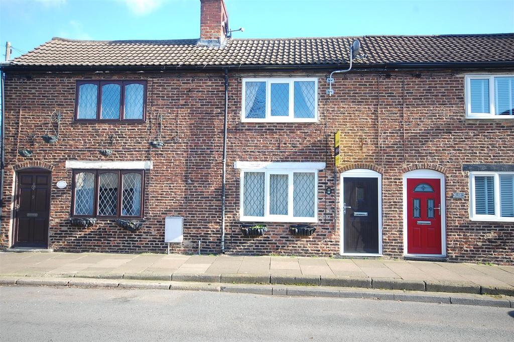Main Street, Barwick In Elmet 2 bed terraced house £215,000