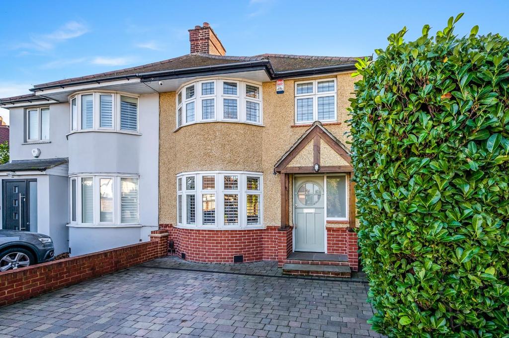 Staines avenue
