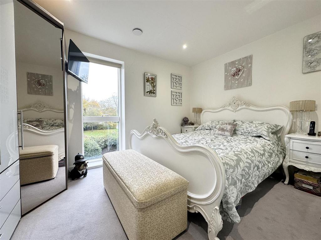 Principal bedroom suite