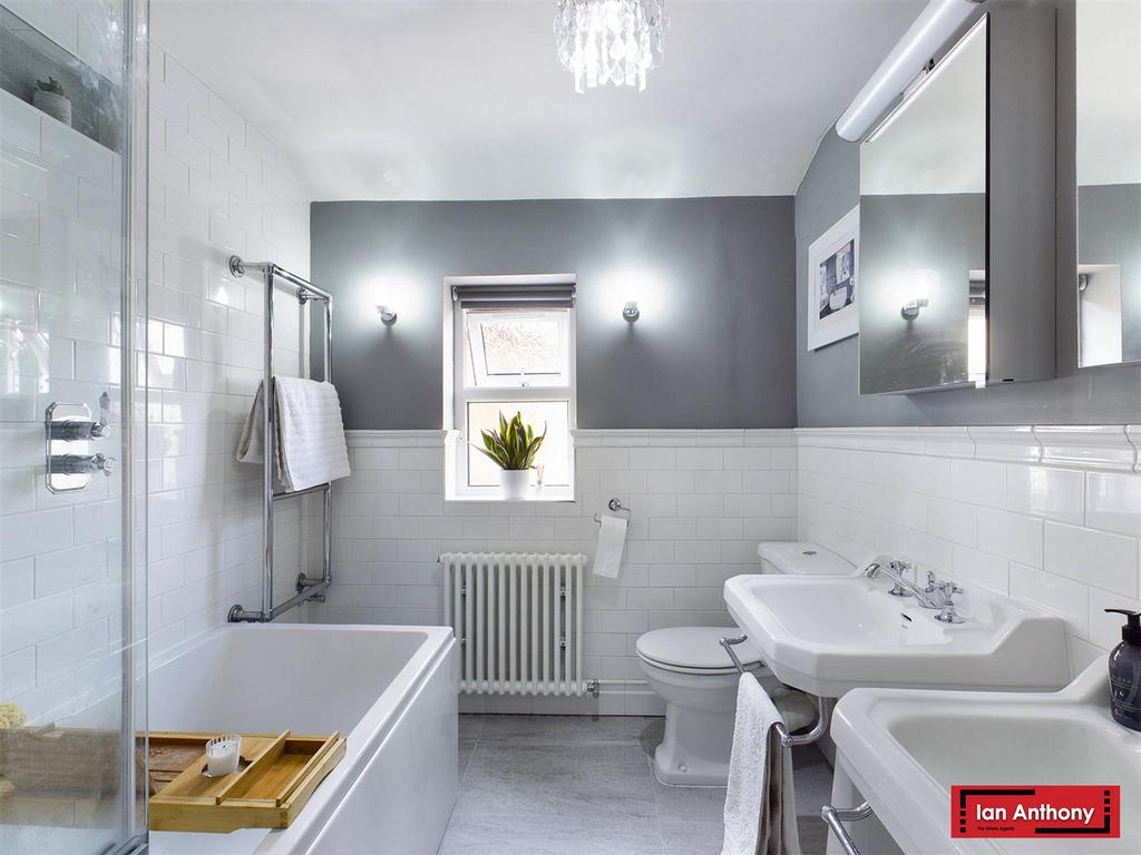 Family bathroom