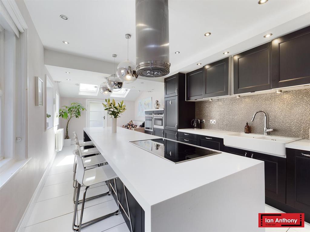 Kitchen / breakfast room