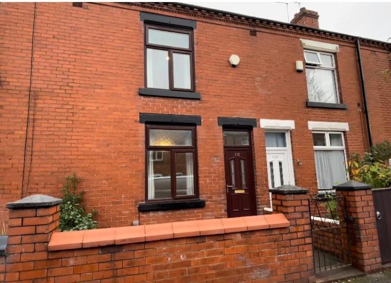 Oxford Street, Leigh 2 bed terraced house £650 pcm (£150 pw)