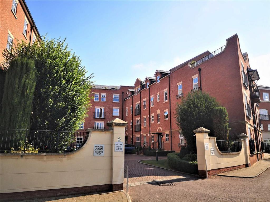 Harry Davis Court, Diglis, Worcester 2 bed apartment £900 pcm (£208 pw)