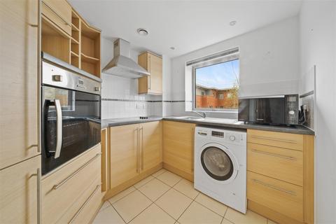 2 bedroom apartment for sale - Clayton Court, The Brow, Burgess Hill