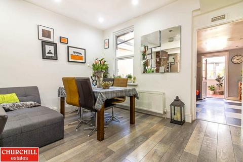 19 Elsham Road, London, E11 3JH