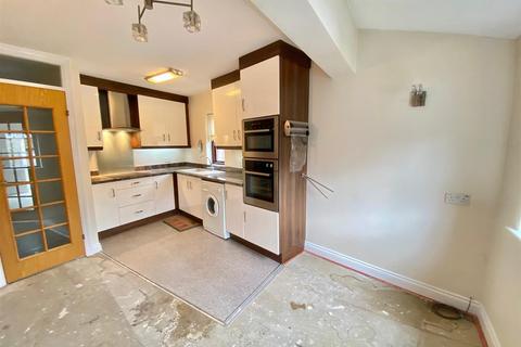 1 bedroom flat for sale, Sheffield Road, New Mill, Holmfirth