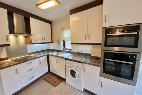 1 bedroom flat for sale, Sheffield Road, New Mill, Holmfirth