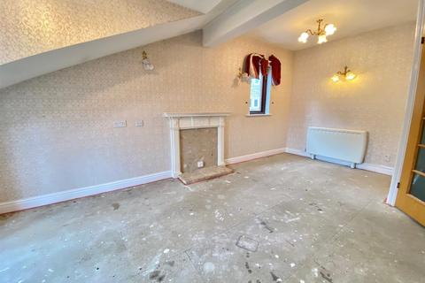 1 bedroom flat for sale, Sheffield Road, New Mill, Holmfirth