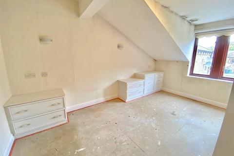 1 bedroom flat for sale, Sheffield Road, New Mill, Holmfirth