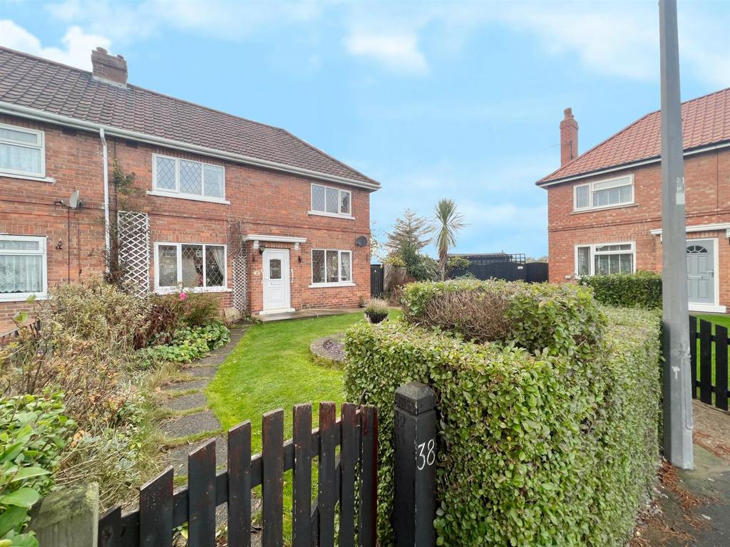 West Close, Newport, Brough 3 bed semidetached house for sale £190,000