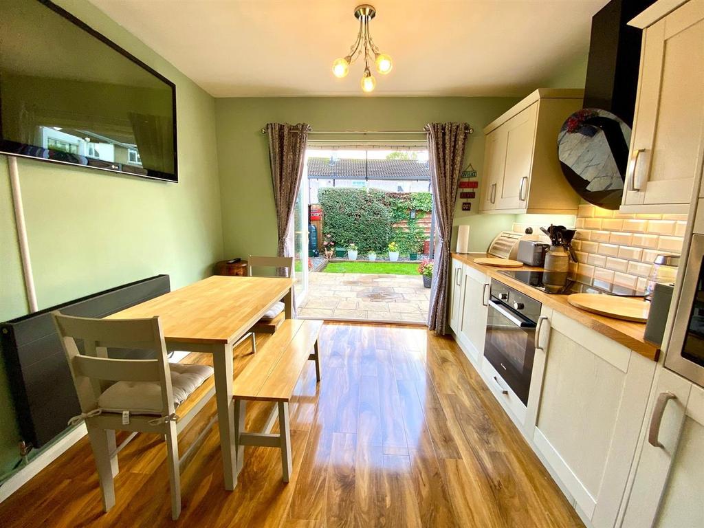 Kitchen3.jpg
