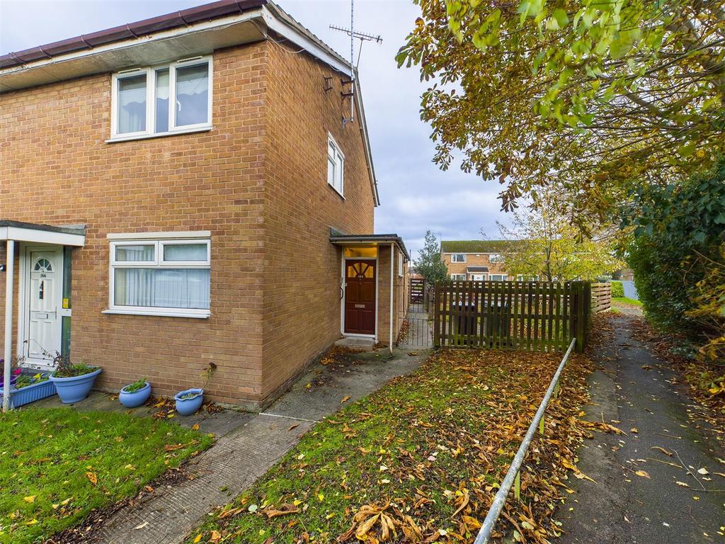 Rhosnesni Lane, Wrexham 2 bed flat £110,000