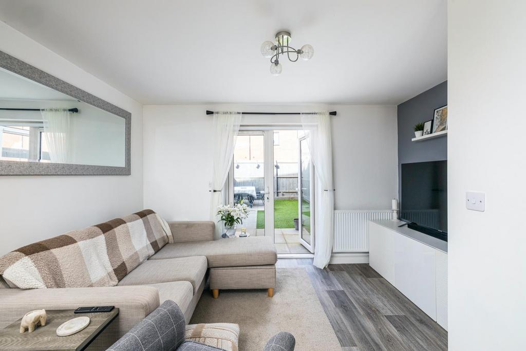 12 Lobelia Road 4.jpg