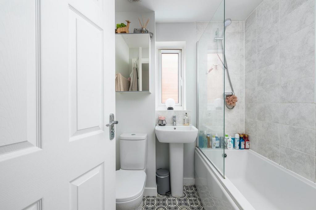 12 Lobelia Road 11.jpg