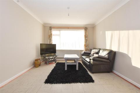 18 Bramble Close, Eastbourne, BN23 8DD