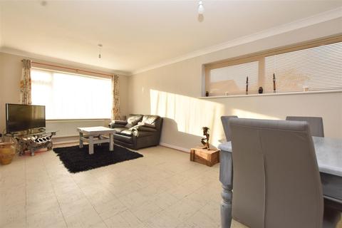 18 Bramble Close, Eastbourne, BN23 8DD