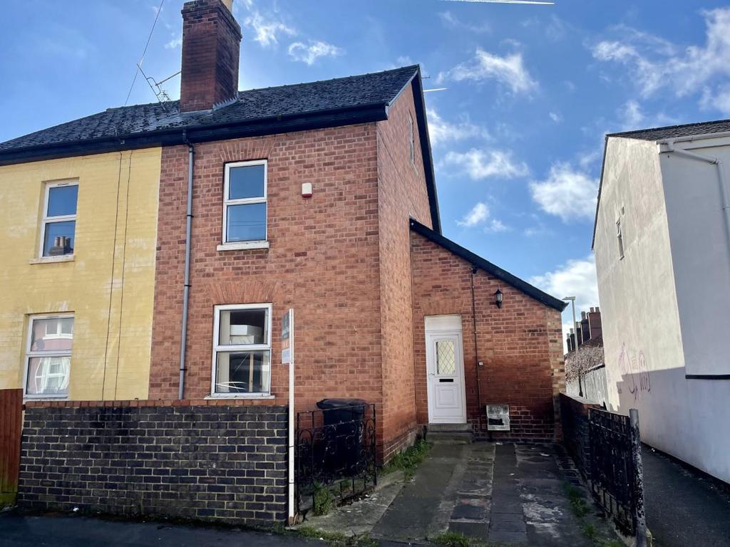 Regent Street, Gloucester 4 bed semidetached house £195,000