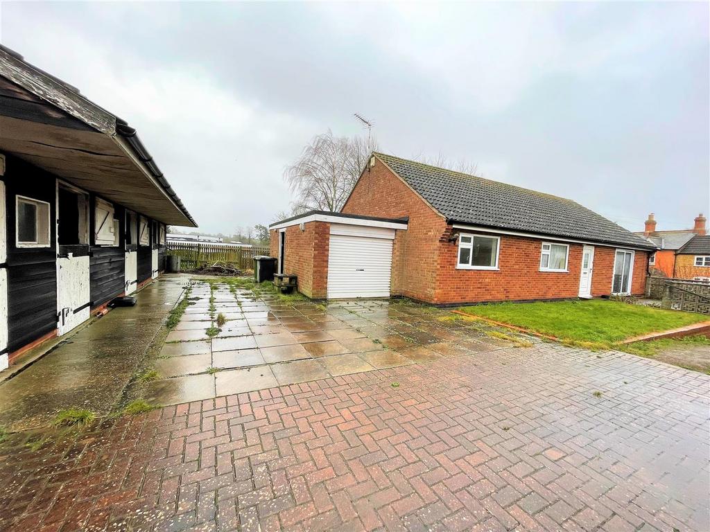 Main Street, Whissendine 3 bed detached bungalow for sale £360,000