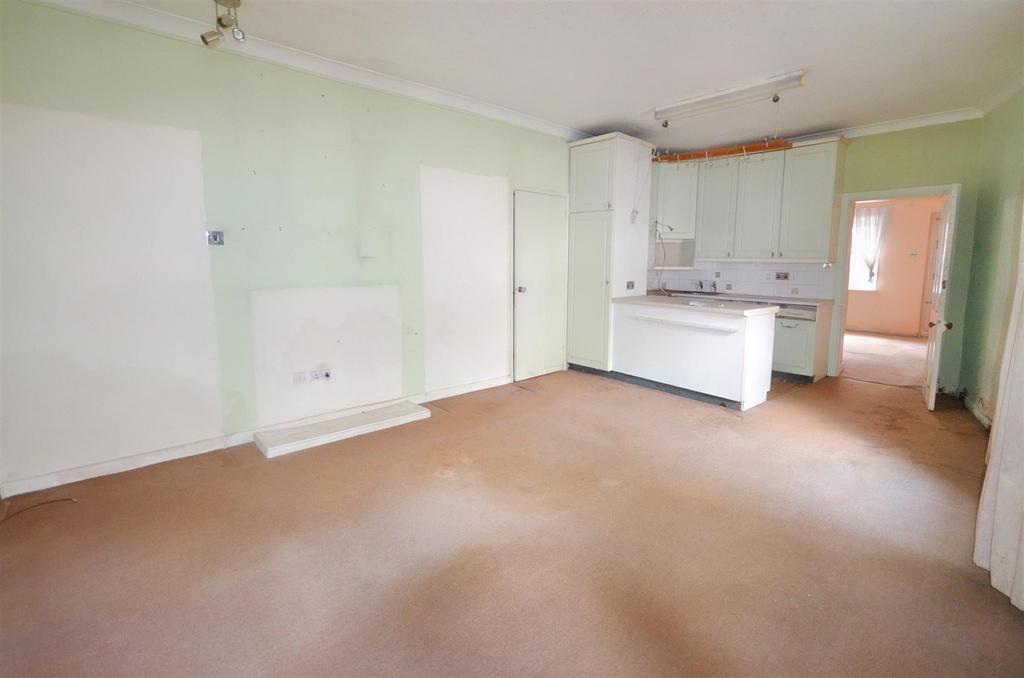 Living Room / Kitchen
