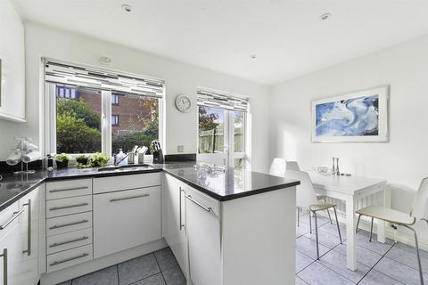 80 Farriers Road, Epsom, KT17 1LR