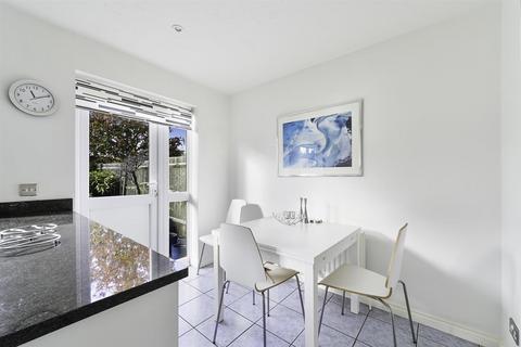 80 Farriers Road, Epsom, KT17 1LR