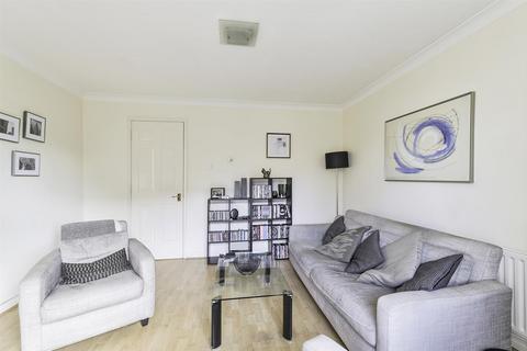 80 Farriers Road, Epsom, KT17 1LR