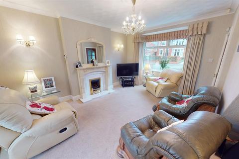 3 bedroom detached house for sale - Moss Bank Road, St. Helens, WA11 7