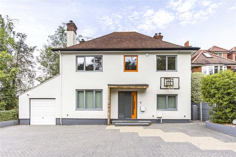 4 bedroom detached house to rent, Great North Road, Brookmans Park, Hertfordshire, AL9