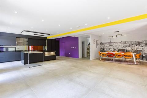 4 bedroom detached house to rent, Great North Road, Brookmans Park, Hertfordshire, AL9