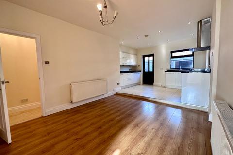 7 Doris Avenue, Bolton, BL2 6DB
