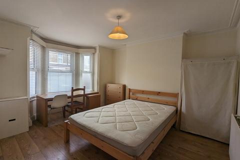 4 bedroom terraced house to rent, East Avenue, Oxford, Oxfordshire, Oxfordshire, OX4