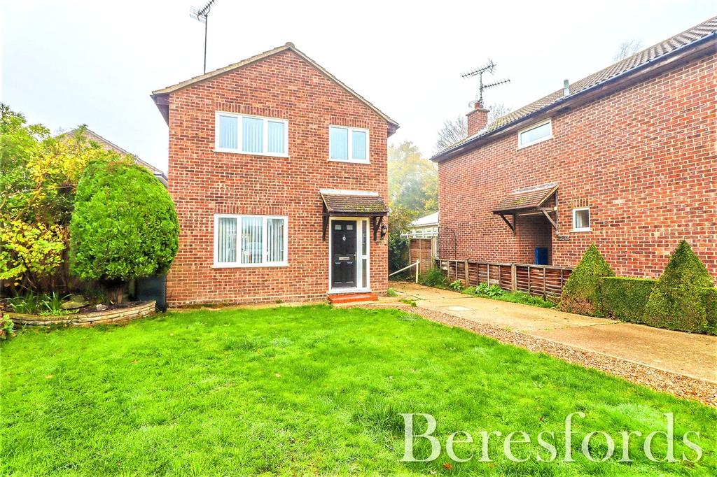 Stone Path Drive, Hatfield Peverel, CM3 3 bed detached house £400,000