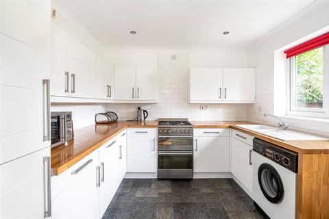 17 Bishopdale Drive, Collingham, Wetherby, LS22 5LP